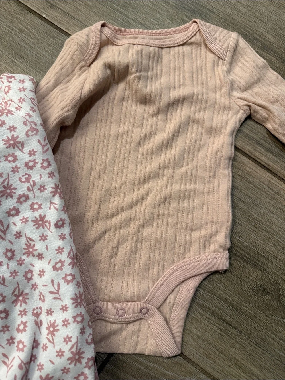 4 Pack Pink & Blush Long-Sleeve Baby One-Piece Bodysuits Sz 0-3